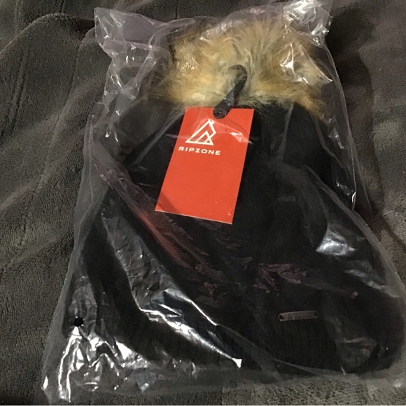 ripzone women's faux fur pom pom black new with tags - Picture 7 of 7